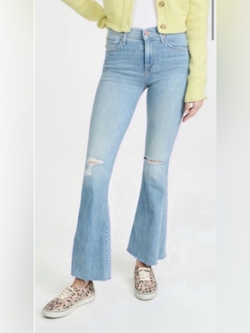 MOTHER DENIM THE WEEKENDER FRAY IN DREAMER WASH, SIZE 24.